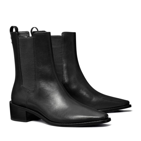 NEW Tory Burch Medallion Plaque 35mm Leather Ankle Boots in Black Sz. 6.5 - Picture 1 of 3
